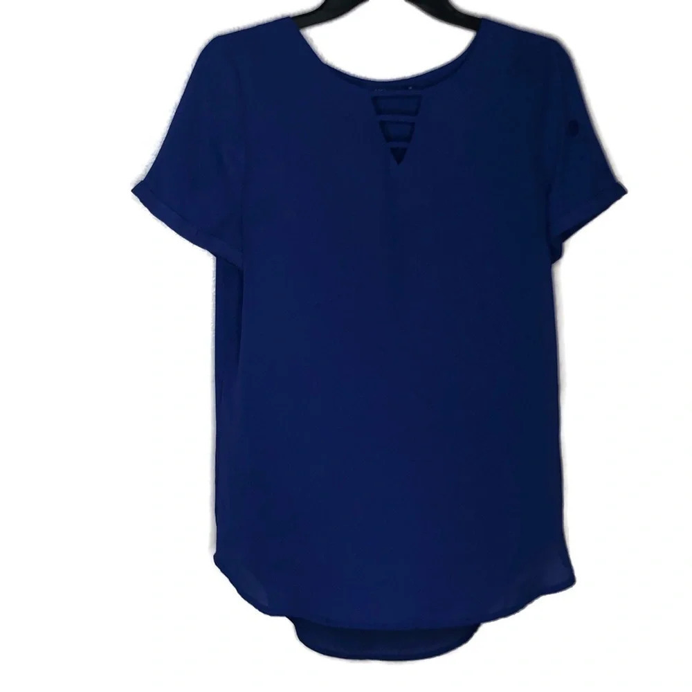 Apt. 9 woman’s blouse royal blue.  Size me…